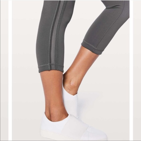 LULULEMON Wunder Under Crop (Hi-Rise) Awaken Full-On Luxtreme 21" size 8 - Picture 6 of 10